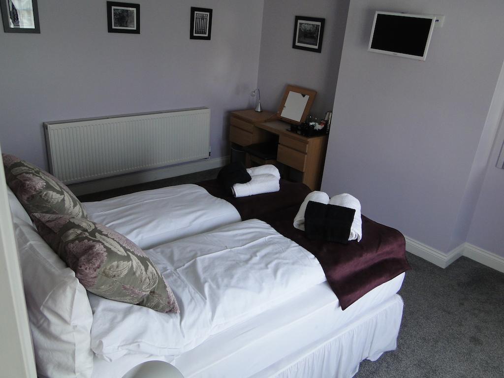 The Maypole At Wellow Ollerton Chambre photo